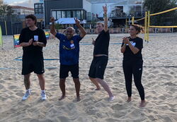Beach-Volleyballturnier der tandem BTL, Impressionen vom Firmenevent,  Gruppenbild Team, 3. Platz