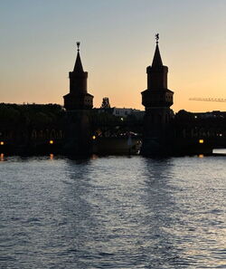 Abendsonne an der Spree mit Blick auf die Oberbaumbrücke